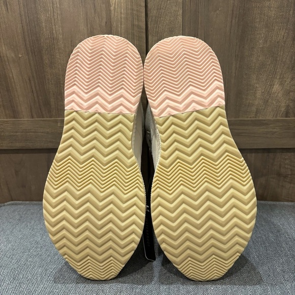 NWOB SOREL Out N About III Conquest Suede Boots stone white 9.5 - Picture 10 of 11